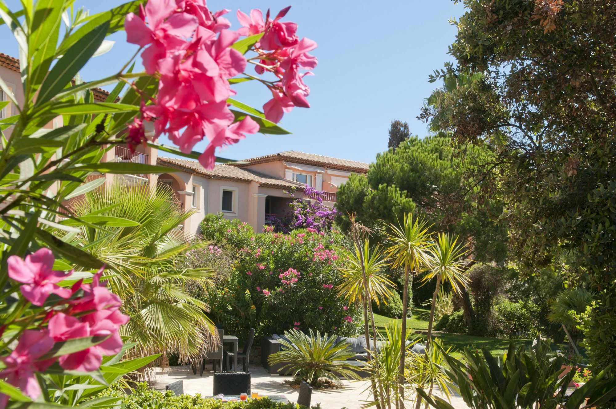 Residence Pierre & Vacances La Pinede Hyères Exterior foto